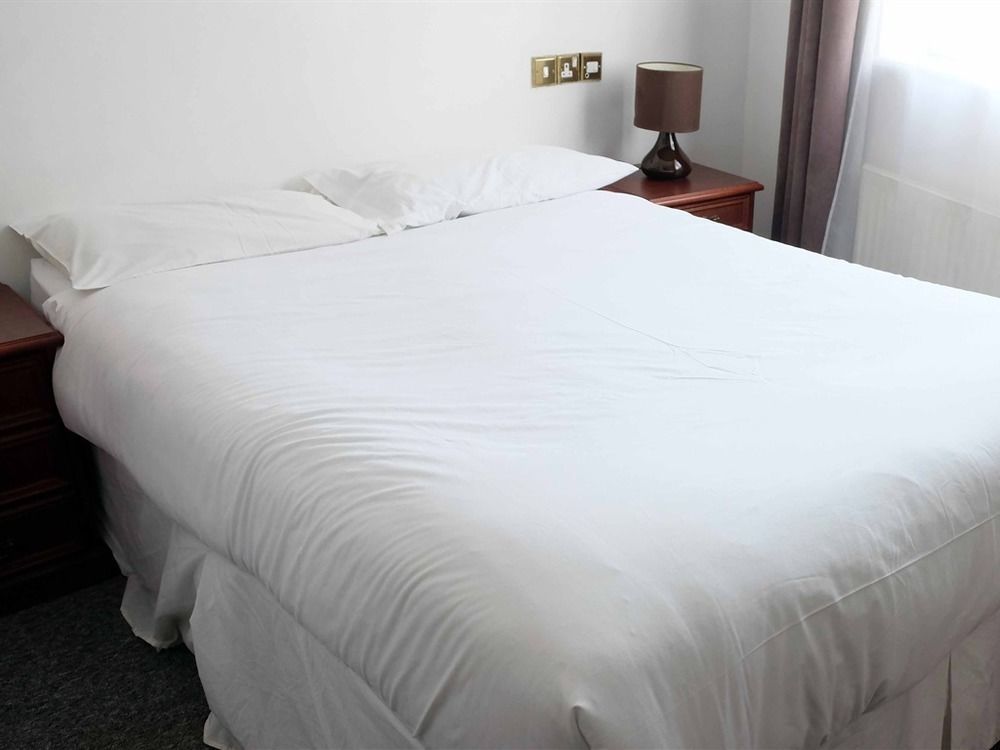 The George Hotel Pangbourne Zewnętrze zdjęcie